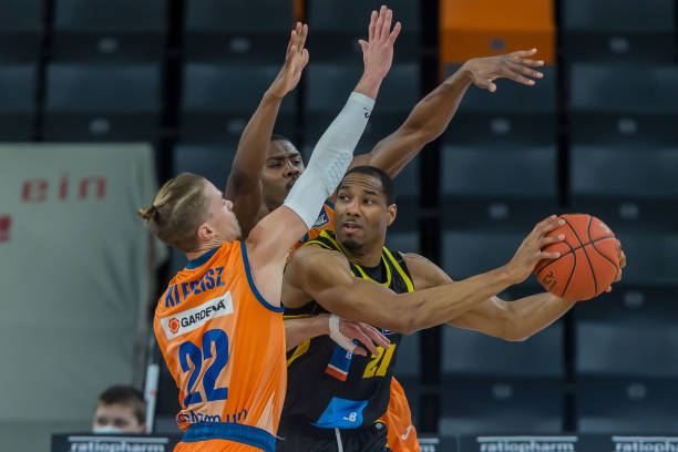 赛不断吸纳 赛不断吸纳