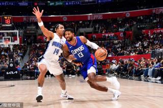 激烈竞争中 激烈竞争中